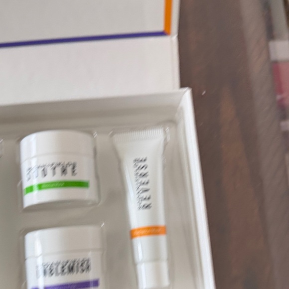 Rodan + Fields Mini Mask Set - Multicolor - Picture 2 of 3
